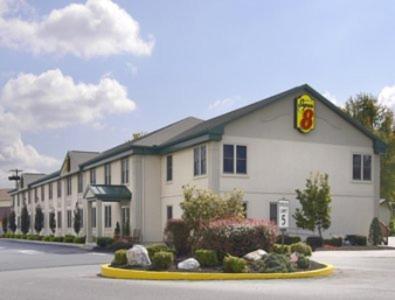 Super 8 By Wyndham Harrisburg Hershey West Exteriör bild