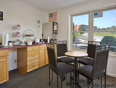 Super 8 By Wyndham Harrisburg Hershey West Restaurang bild